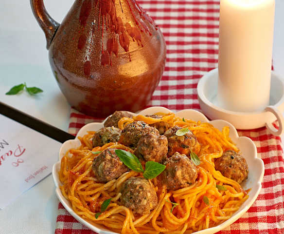 Spaghetti al sugo di polpettine