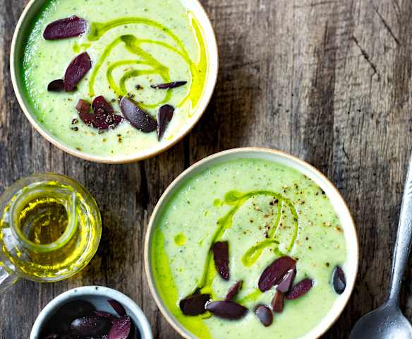 Soupe de courgettes, ricotta et olives Soupe de courgettes, ricotta et olives