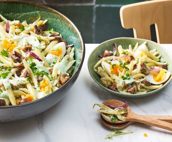 Herbstlicher Nudelsalat mit Wachsbohnen und Champignons