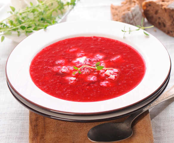 Barszcz z serem feta