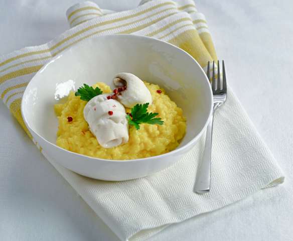 Schollenröllchen auf Safranrisotto