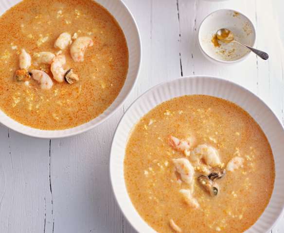 Sopa simples de marisco