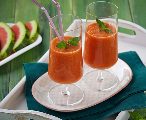 Melounové smoothie s mangem a mátou