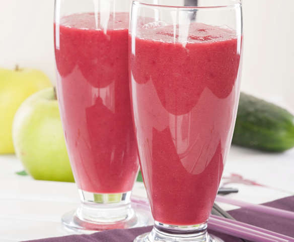 Smoothie de pepino, apio, remolacha y manzana