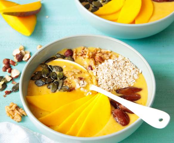 Smoothie bowl à la mangue et au lait d'avoine
