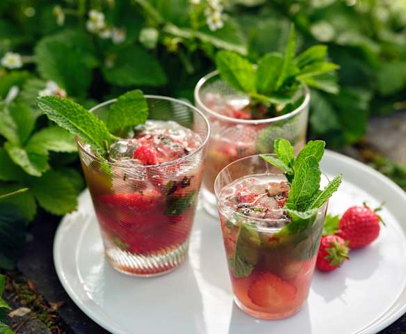 Jordbærmojito med ingefær Jordbærmojito med ingefær