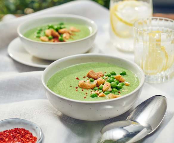 Spinat-Erbsen-Suppe mit Cashews