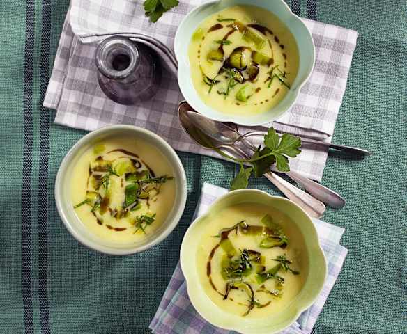 Polenta Lauchsuppe mit Kernöl