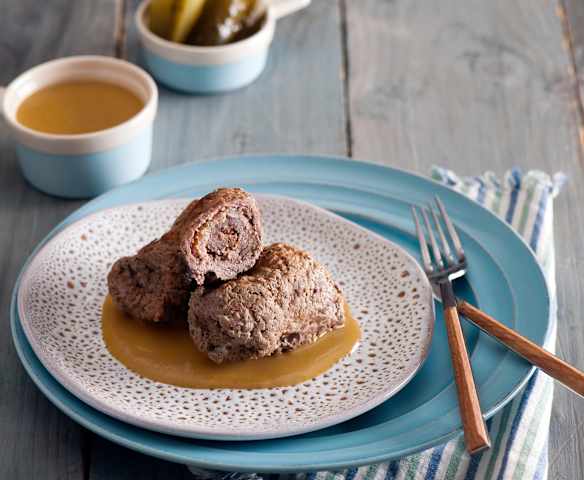 Rolady wołowe z boczkiem i ogórkami kiszonymi