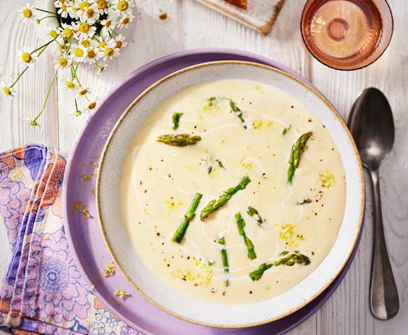 Italienische Spargelsuppe