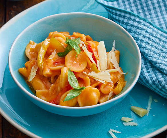 One pot pasta aux poivrons multicolores et pecorino