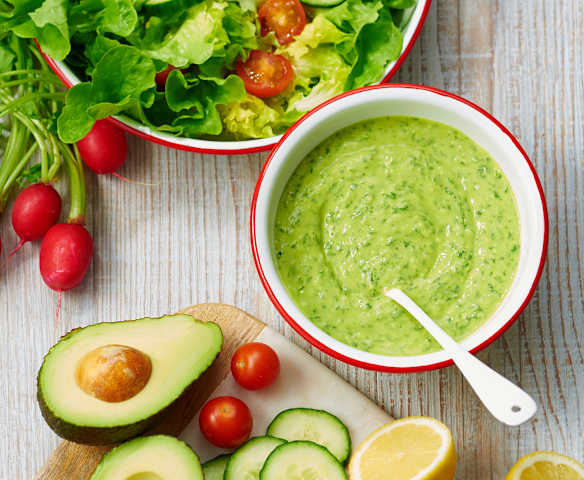 Crème d'avocat aux herbes