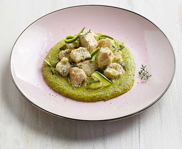 Bocconcini di pollo in crema di zucchine
