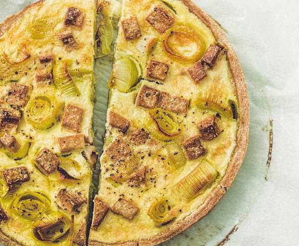 Tarte aux poireaux et tofu fumé