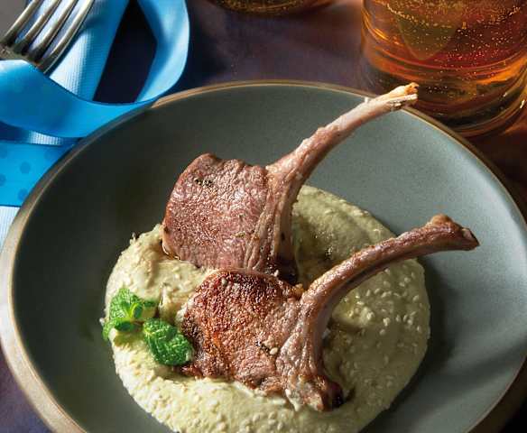 Costolette di agnello con crema di melanzane e menta
