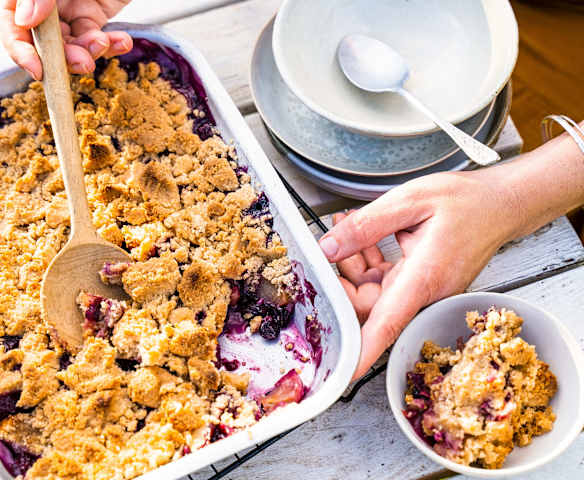 Crumble de pommes et myrtilles à l'huile de coco