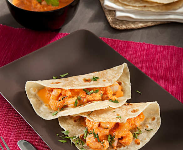 Tacos de gambas con salsa de pimientos