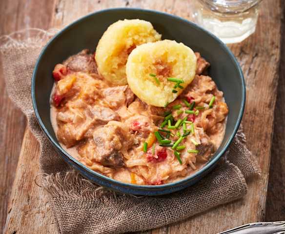 Slow Cooking Szegediner Gulasch