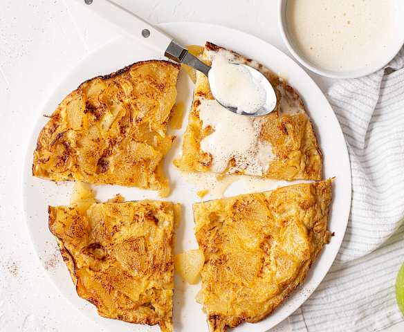 Tortilla de manzana a la canela con crema inglesa Tortilla de manzana a la canela con crema inglesa