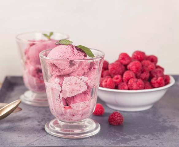 RAW malinovo-mandlová zmrzlina