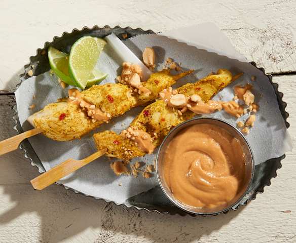 Chicken Skewers with Peanut Dipping Sauce Chicken Skewers with Peanut Dipping Sauce