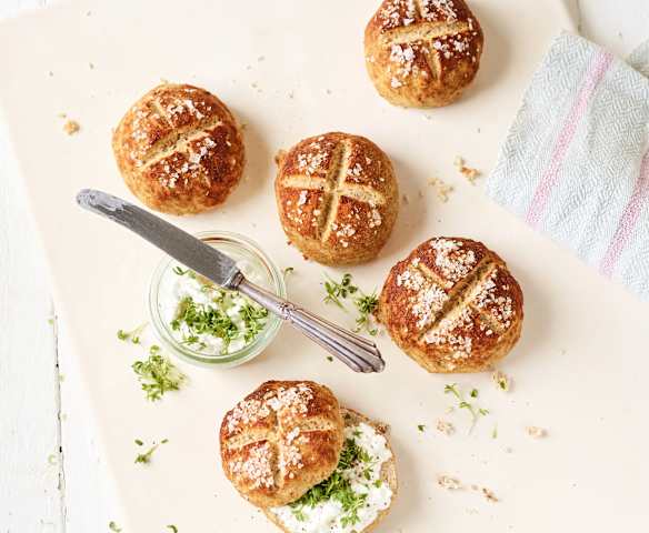 Low Carb Laugenbrötchen