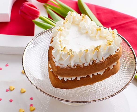 Torta cuore soffice panna e caffè