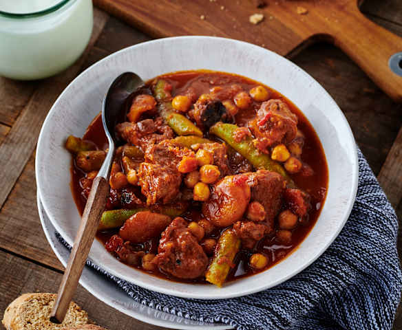 Orientalischer Lammeintopf mit Trockenobst Orientalischer Lammeintopf mit Trockenobst