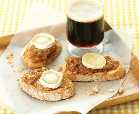 Cebola caramelizada com queijo de cabra