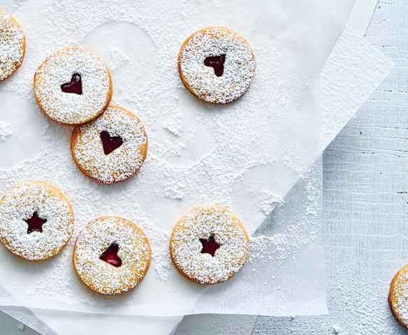 Spitzbuben mit Glühweingelee