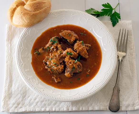 Goulasch de bœuf traditionnel autrichien Goulasch de bœuf traditionnel autrichien