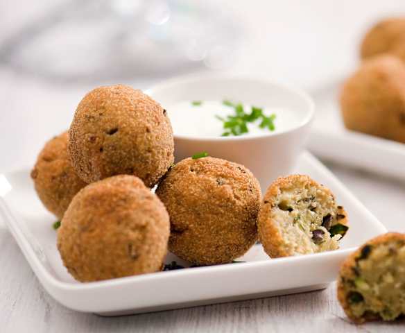 Kulki z cukinią i serem feta