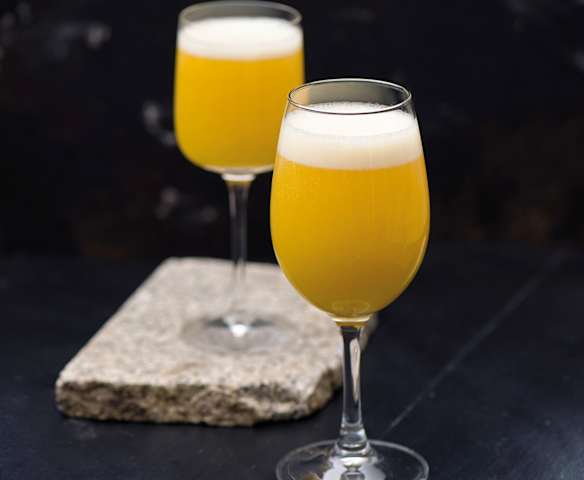 Bellini - brzoskwiniowy koktajl musujący