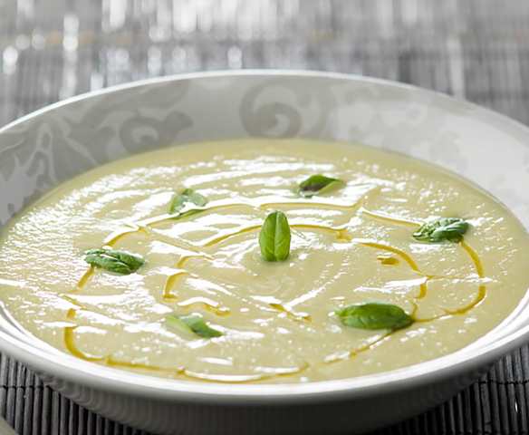 Creme de couve-flor e manjericão