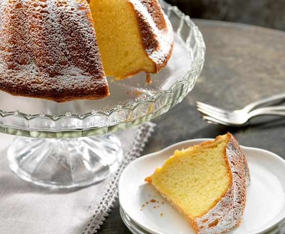 Ciambellone veloce allo yogurt Ciambellone veloce allo yogurt