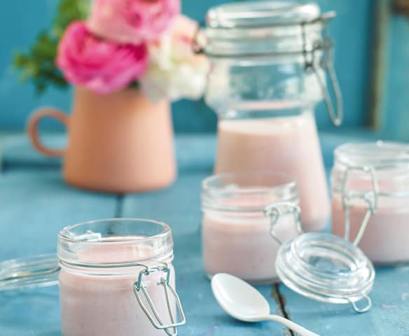 Iogurte de morango para os mais novos