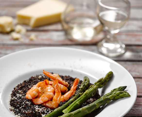 Quinotto s krevetami a chřestem