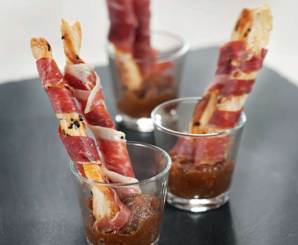 Chutney de higos y bastones de ibérico