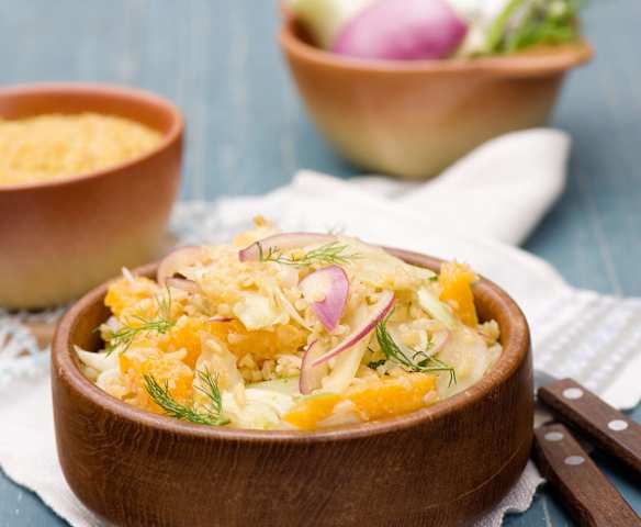 Sałatka z fenkułu i kaszy bulgur z cytrusowym dressingiem