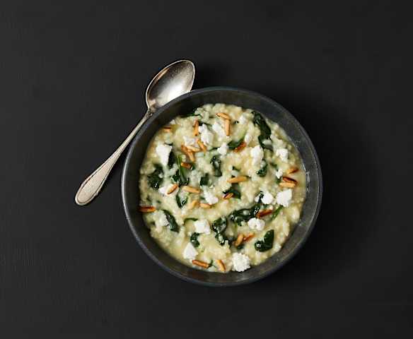 Spinat-Risotto mit Ziegenkäse