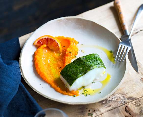 Cabillaud en herbes, purée orange-carotte