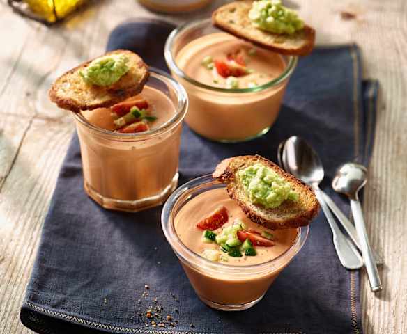 Gazpacho à la Sansibar mit Avocadotatar