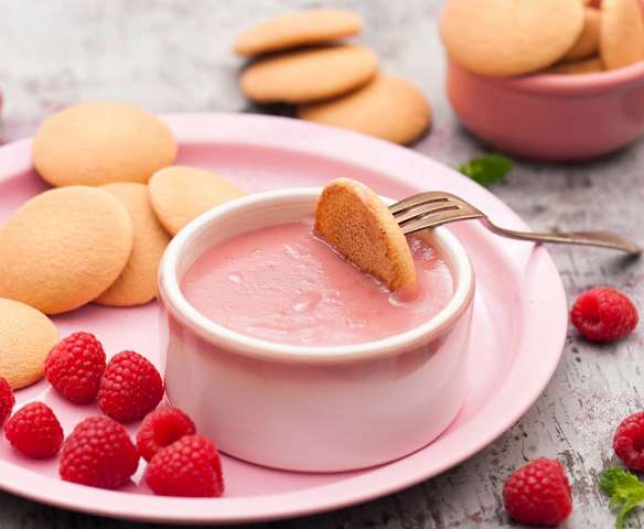 Fondue malinowe z biszkoptami