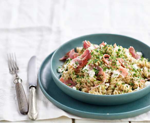 Massa integral com presunto e feta