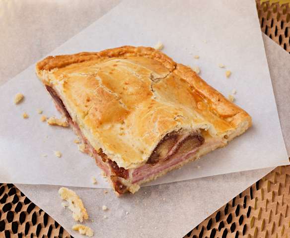 Empanada de dátiles y beicon