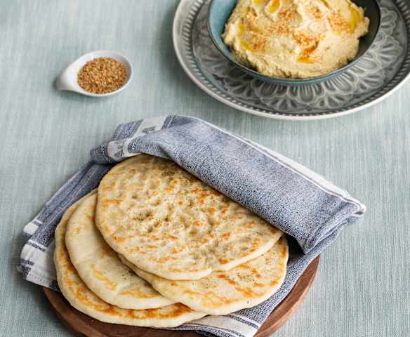 Pan naan con hummus