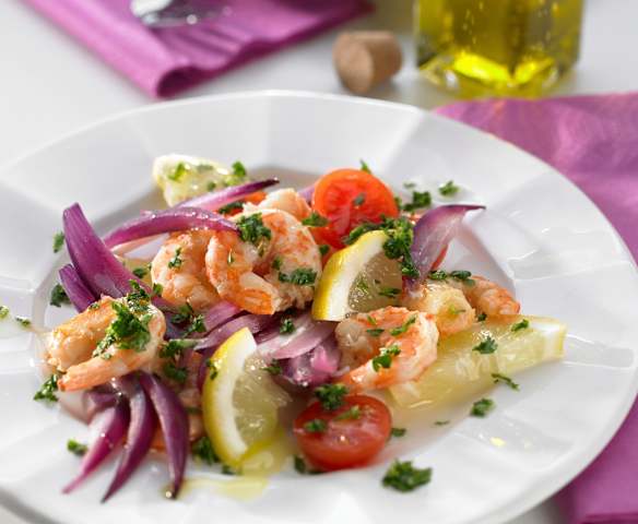 Insalata mediterranea gamberi e cipolle