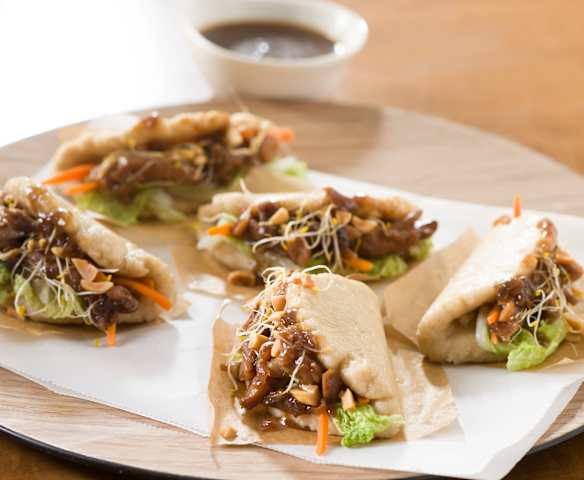 Bao buns sin gluten con pollo en salsa hoisin