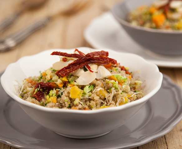 Quinoa germogliata con verdure raw