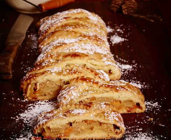 Birnen-Mürbeteig-Strudel